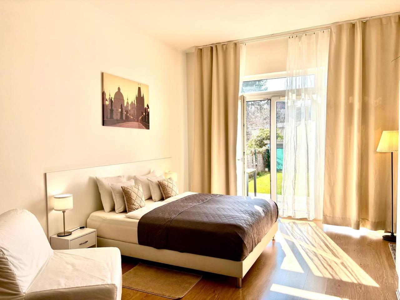 Maria Apartments - Free Parking Prague Exterior photo